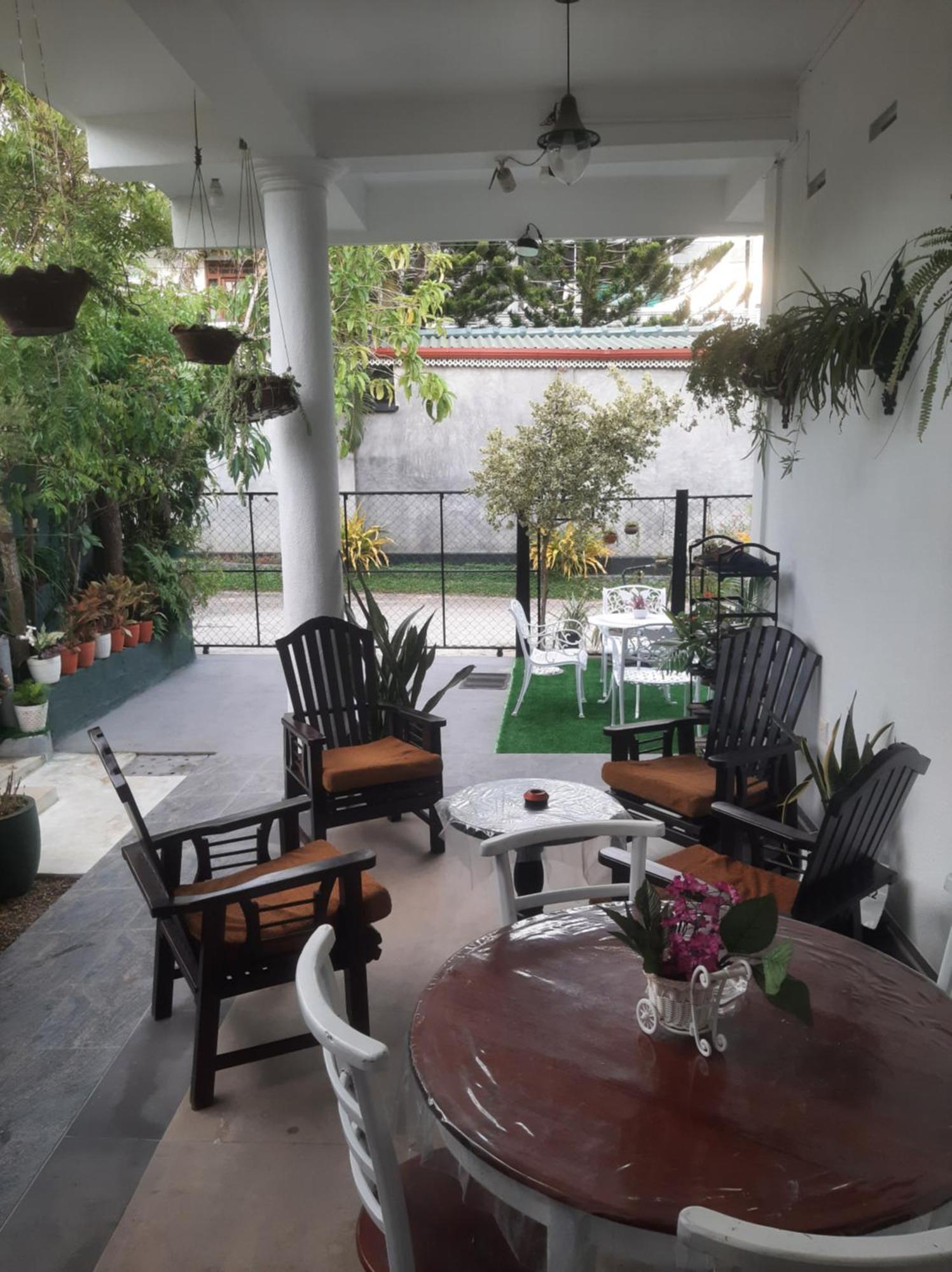 Weerakoon Garden Guest Hotel Hikkaduwa Exterior photo