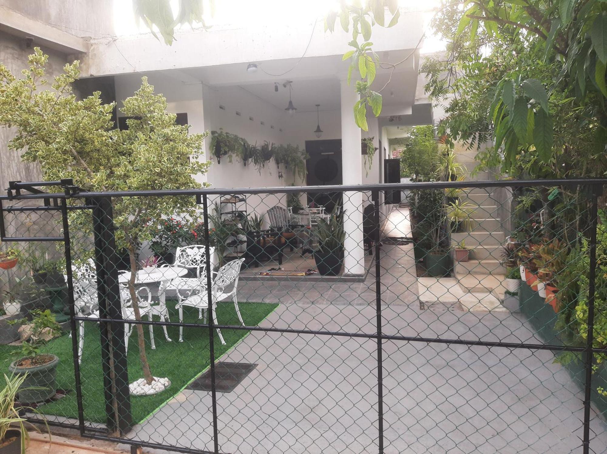 Weerakoon Garden Guest Hotel Hikkaduwa Exterior photo