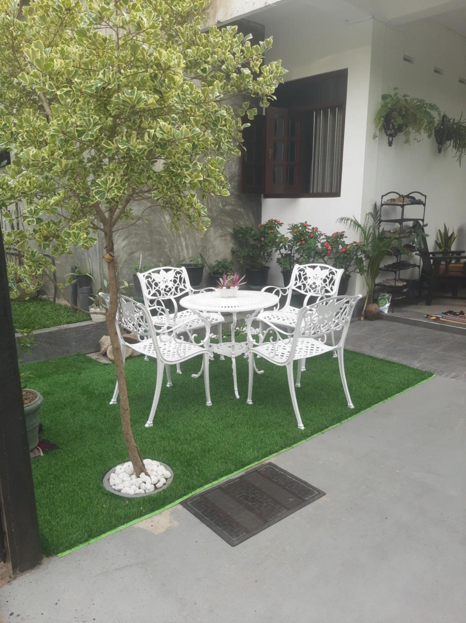 Weerakoon Garden Guest Hotel Hikkaduwa Exterior photo